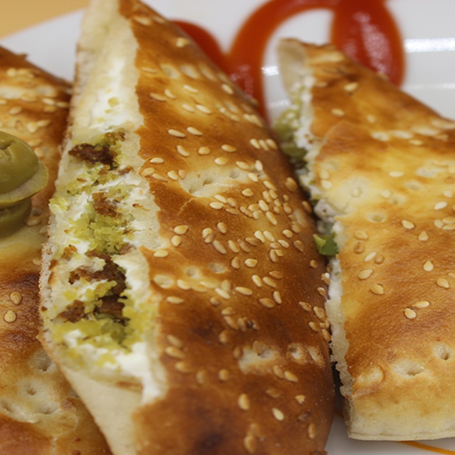 لبنه بالفلافل