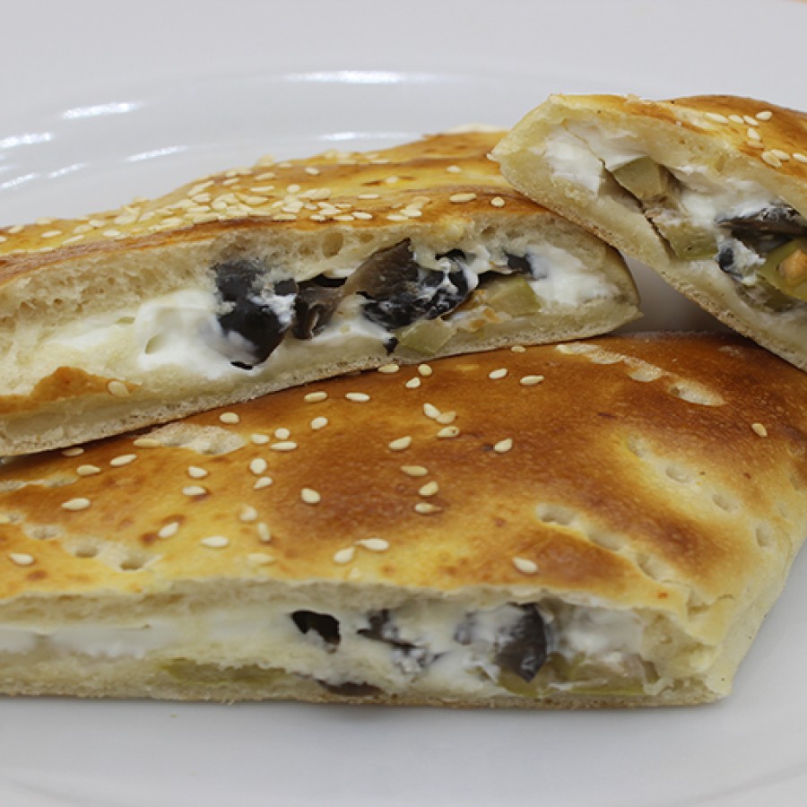 لبنه بالزيتون