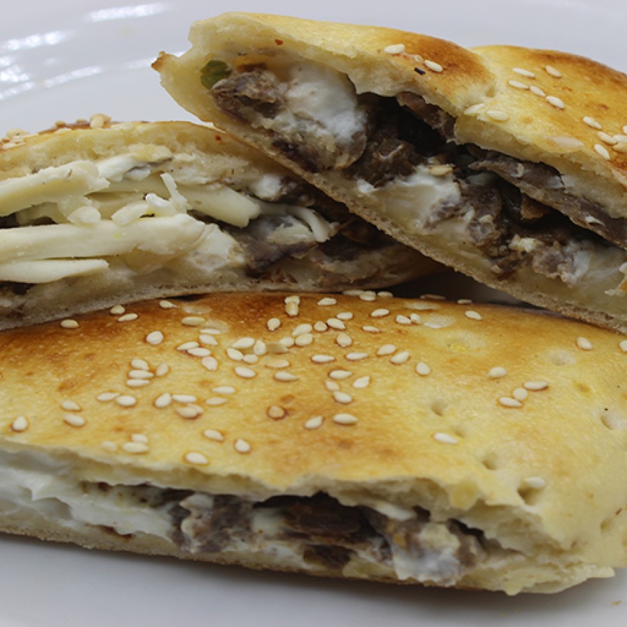 لبنه بالحم بالجبن