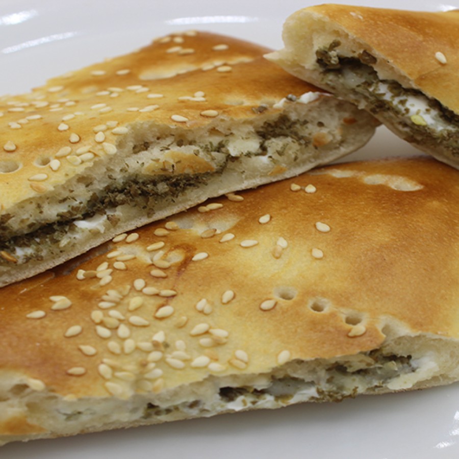 لبنه بالزعتر بالجبن