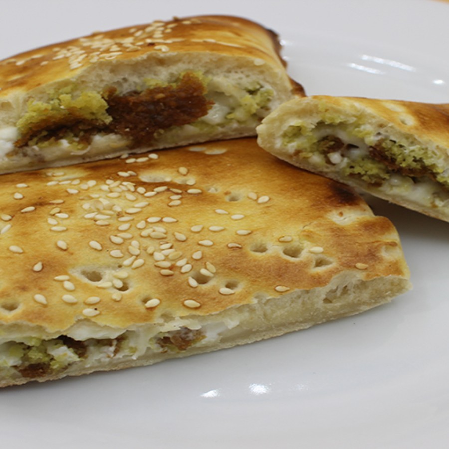 لبنه بالفلافل بالجبن